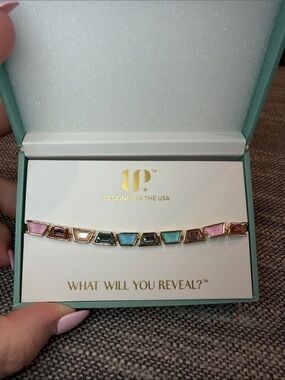 Bomb Party Summer Jewel Candy
Miami on Gold Bracelet